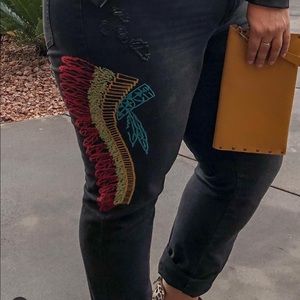 Embroidered Skinny Jeans
